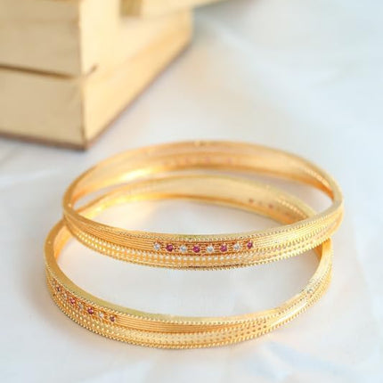 Zeraki Jewels Women's Traditional Gold Plated Aashvi Bangle (Set of 2) 