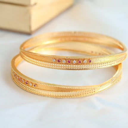 Zeraki Jewels Women's Traditional Gold Plated Aashvi Bangle (Set of 2) 