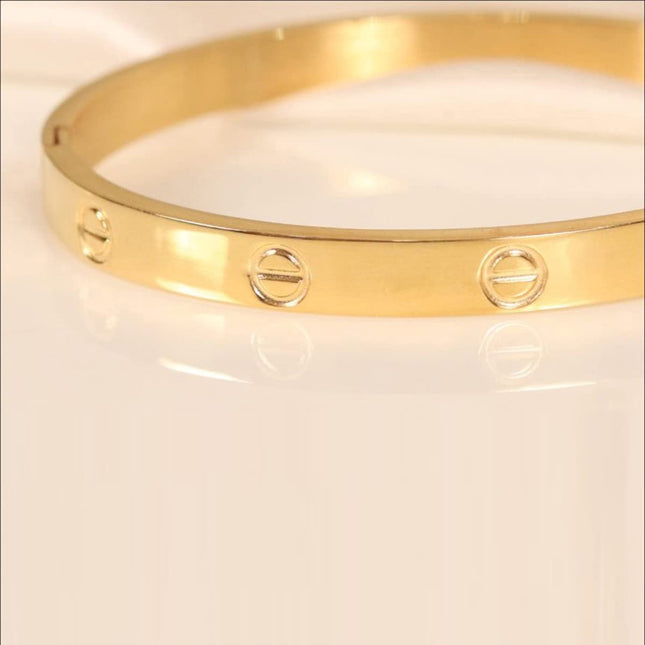 Jewels Galaxy Jewellery For Women Stainless Steel Contemporary Love Bracelet 