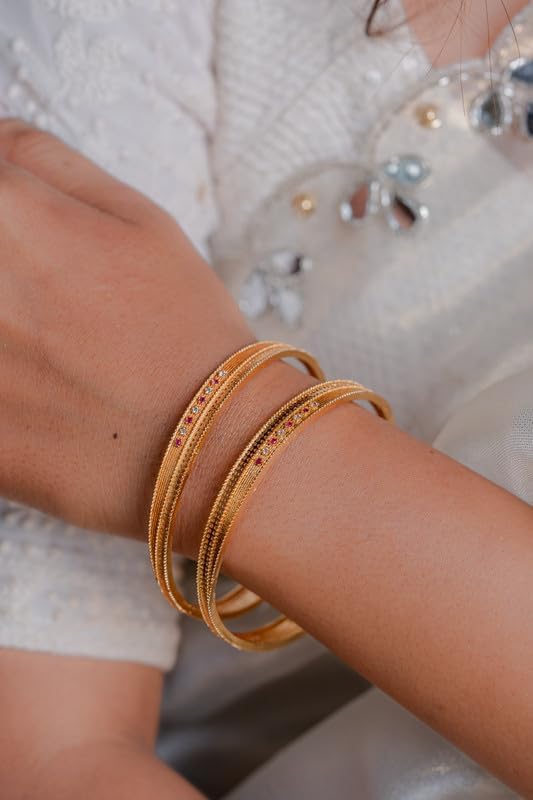 Zeraki Jewels Women's Traditional Gold Plated Aashvi Bangle (Set of 2) 