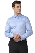Peter England Men's Solid Slim Fit Shirt (PESFMNUBG81861_Light Blue 46) 