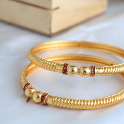Zeraki Jewels Women's Traditional Gold Plated Sheetal Bangle (Set of 2) 