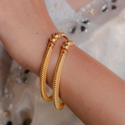 Zeraki Jewels Women's Traditional Gold Plated Sheetal Bangle (Set of 2) 