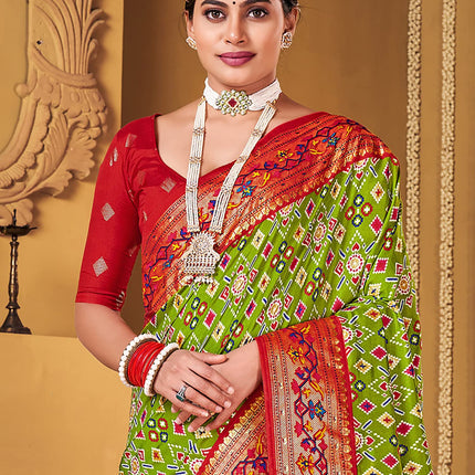 AKHILAM Women's Soft Patola Silk Ikat Print Golden Zari Border Saree With Unstitched Blouse Piece (Green_SMNGLM1002_SS) 
