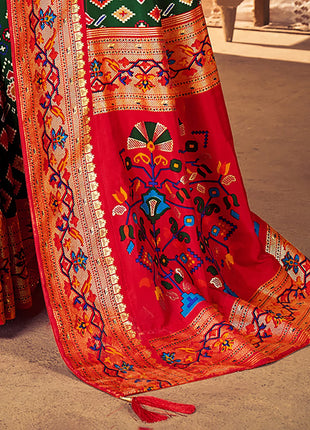 AKHILAM Women's Soft Patola Silk Ikat Print Golden Zari Border Saree With Unstitched Blouse Piece (Green_SMNGLM1005_SS) 