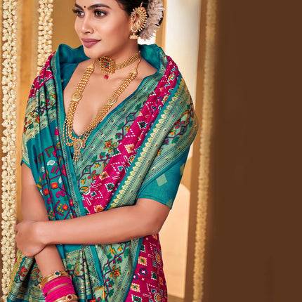 AKHILAM Women's Soft Patola Silk Ikat Print Golden Zari Border Saree With Unstitched Blouse Piece (Pink_SMNGLM1004_SS) 