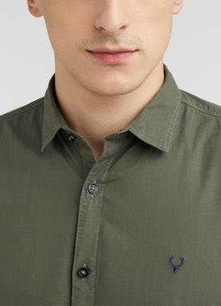 Allen Solly Men's Cotton Solid Slim Fit Shirt (ASSFWMOFG80292_Olive 40) 