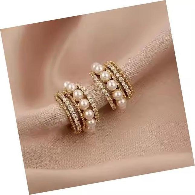 BEAUTIVIA Crystal Flower Stud Earrings with Pearl, Korean Fashion Style 