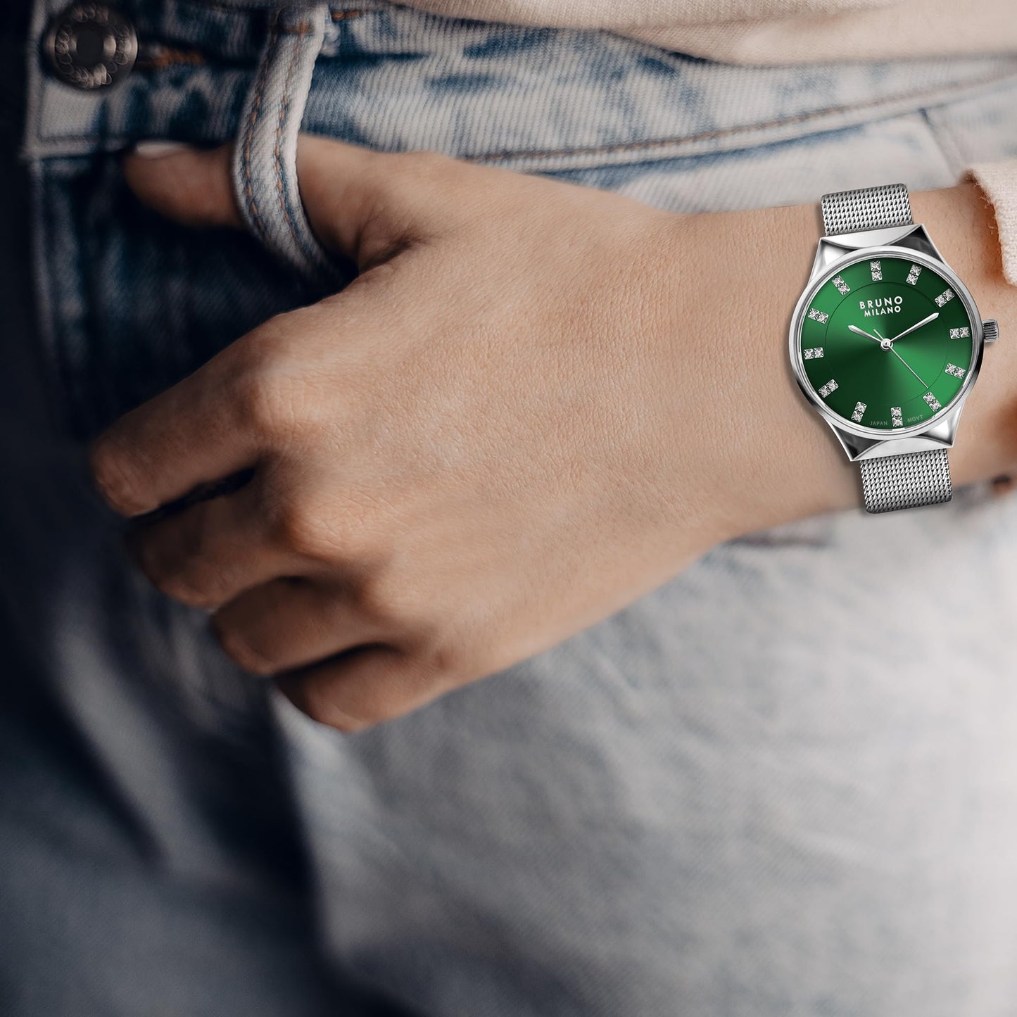 BRUNO MILANO Stylish Analogue Watches Silver Dial Shiny Silver Band for Women and Girls (Green) 