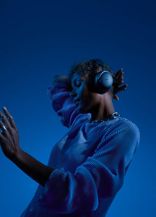 Bose QuietComfort Ultra Bluetooth Headphones, Wireless Headphones with Spatial Audio, Over Ear Noise Cancelling Headphones with Mic, Up to 24 Hours of Battery Life, Lunar Blue - Limited Edition Color 