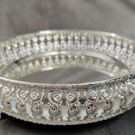 G K EXCLUSIVE™ German Silver Tray, Best Gift for Diwali, Anniversary, House Warming, Birthday (10inch), Round Shape 