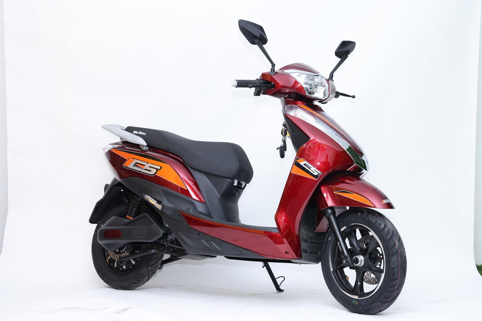 Jozhi CS Red Electric Scooter for City Commute, Lithium Battery, Max Speed 60 kmph, Range 120 km, Foldable Design 