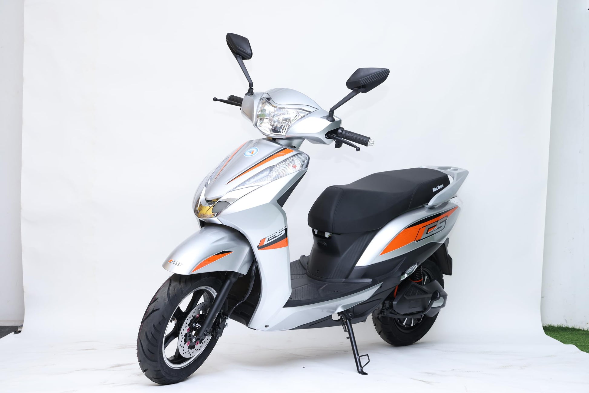 Jozhi CS Silver Electric Scooter for City Commute, Small Size, Battery Powered, Max Speed 60kmph 
