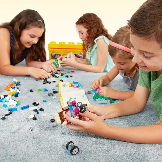 LEGO 10696 Classic Medium Creative Brick Box, Easy Toy Storage, LEGO Masters Fan Gift(Multicolor,Pack of 484 Pieces) 