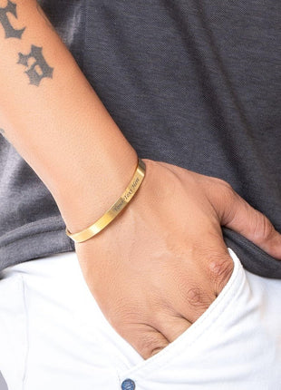 LOUIS MILLER Personalised Golden Kada | With 1 Year Colour Warranty | Kada For Unisex | Adjustable in Size | Glossy Golden Finish | 