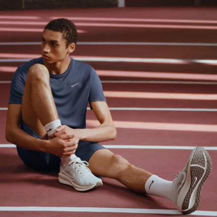 Nike Mens Downshifter 13 Running Shoes 