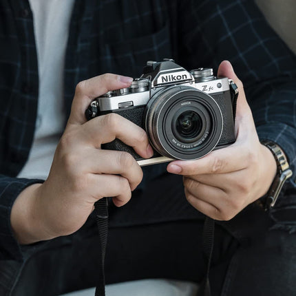 Nikon Mirrorless Z fc 20.9 MP Body with NIKKOR Z 28mm f/2.8 [SE] Lens with Additional Battery, Camera Bag & 64 GB SD Card, Small Rig L-Shape Grip, Optical Zoom, Black 