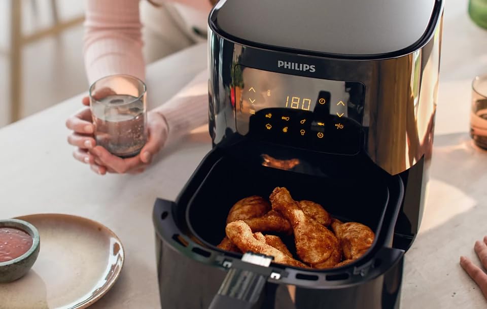Philips Essential Air Fryer HD9252/70 with Rapid Air Technology, uses up to 90% less fat, 7 Presets Touch Screen 