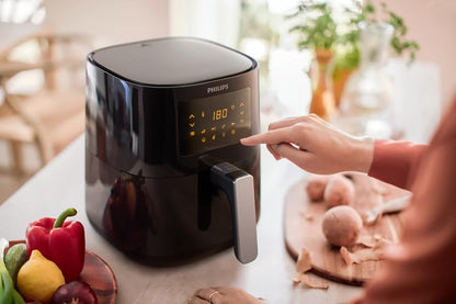 Philips Essential Air Fryer HD9252/70 with Rapid Air Technology, uses up to 90% less fat, 7 Presets Touch Screen 