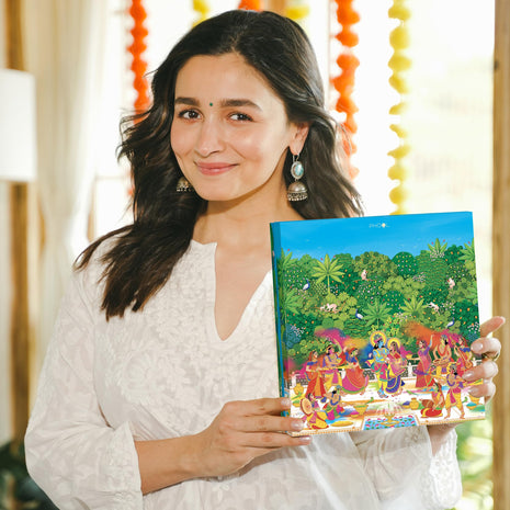 Phool Vrindavan Holi Gulal Collection 4 Vibrant Natural Gulaal Colors with Mishrambu Kesaria Thandai, Chandan Tika, & Holi Greeting Card Premium Holi gulal box Holi colours 