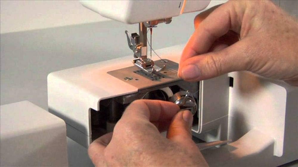 Singer 1409 Electric Sewing Machine -Built-in Stitches 9 and 22 stitch functions with 70wt Powerful motor & Feed dog with106 Teeth in 6 Rows (White) – Get Free Online Interactive Master Class 