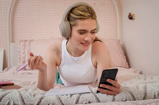 Sony WH-1000XM4 Noise Cancellation Wireless Bluetooth Over-Ear Headphones with Mic, Hi-Res Audio, Up to 38Hrs Battery- Silver 