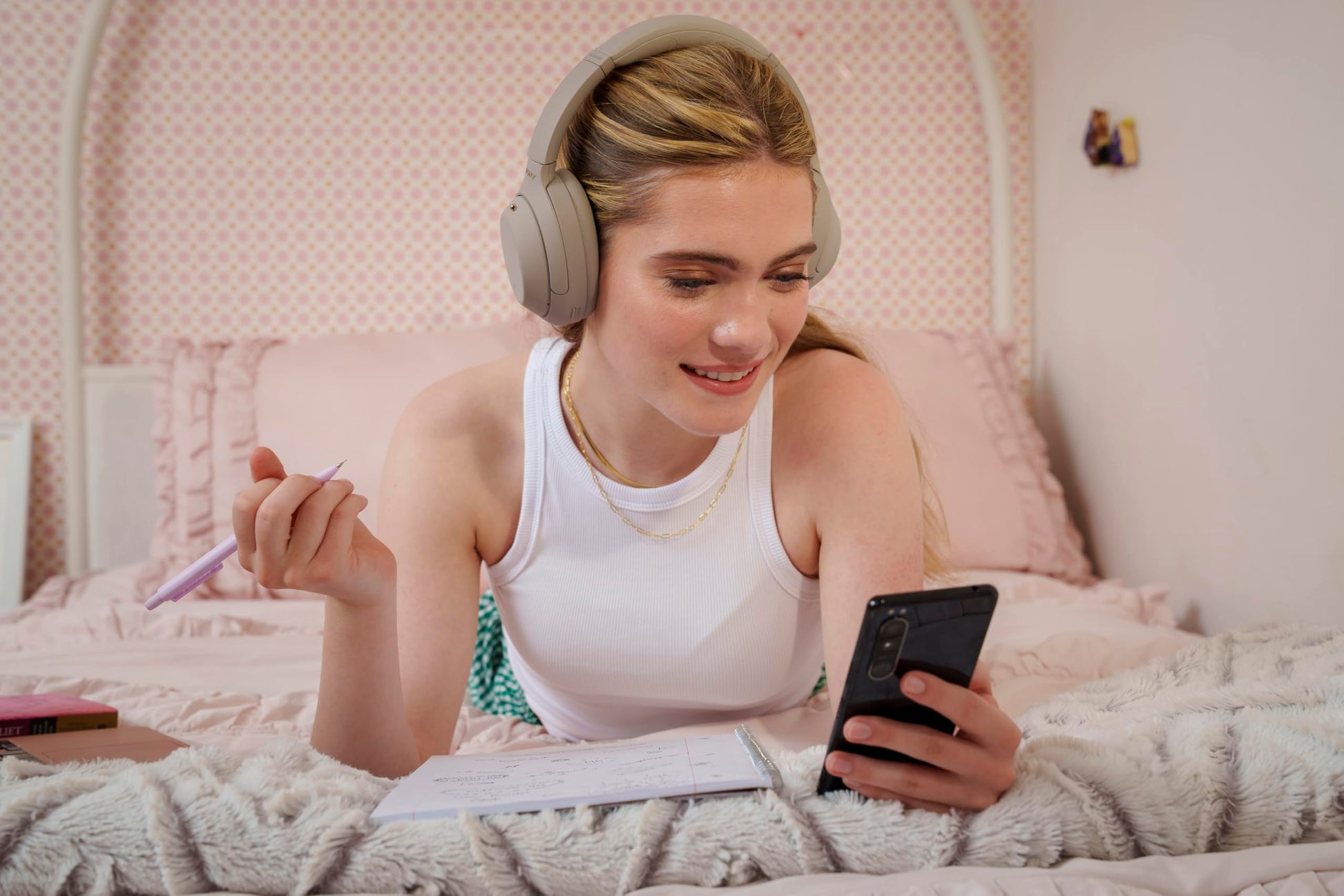 Sony WH-1000XM4 Noise Cancellation Wireless Bluetooth Over-Ear Headphones with Mic, Hi-Res Audio, Up to 38Hrs Battery- Silver 