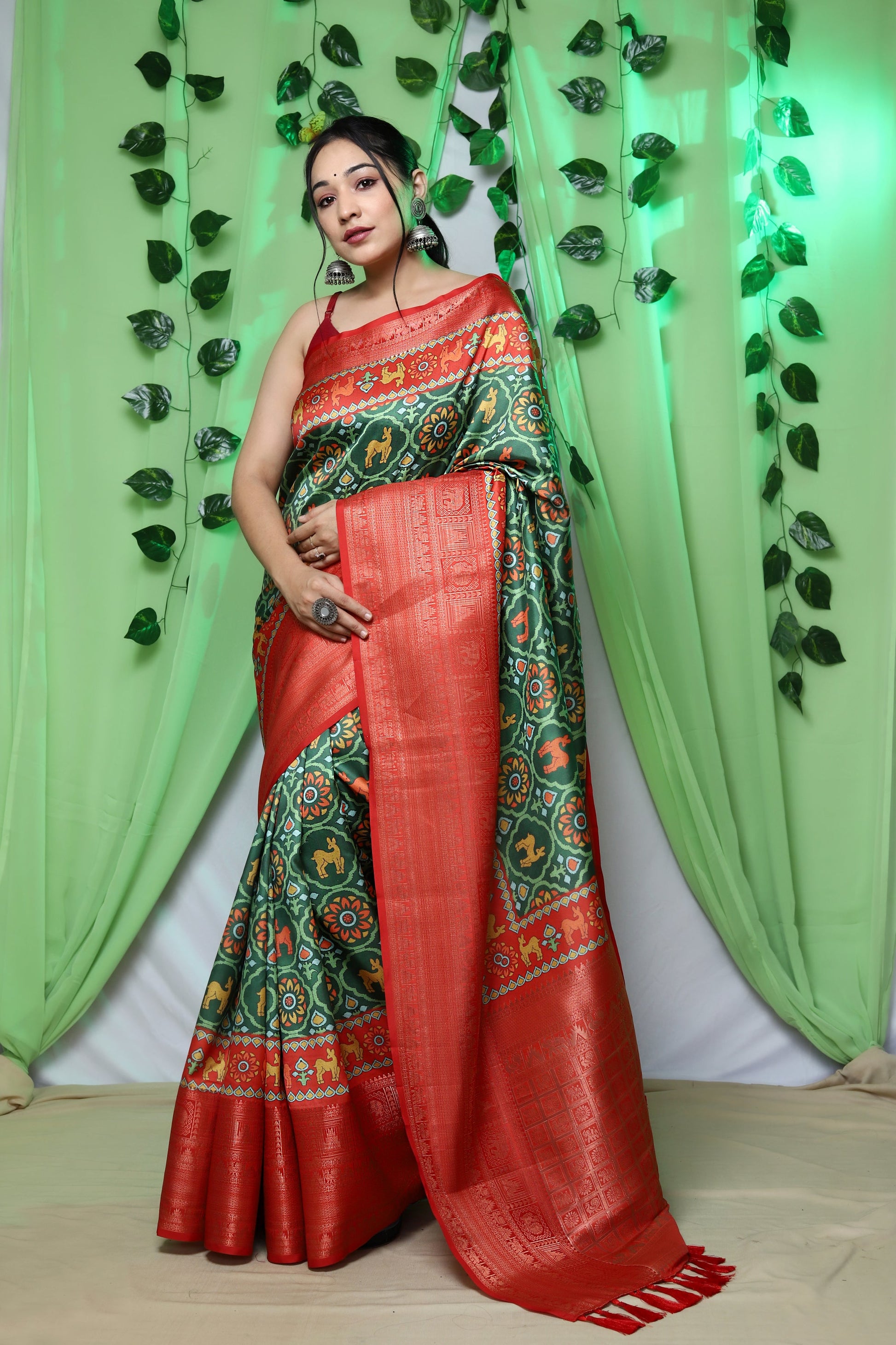 Gala Ikat Patola Printed Woven Saree B.Green Saris & Lehengas