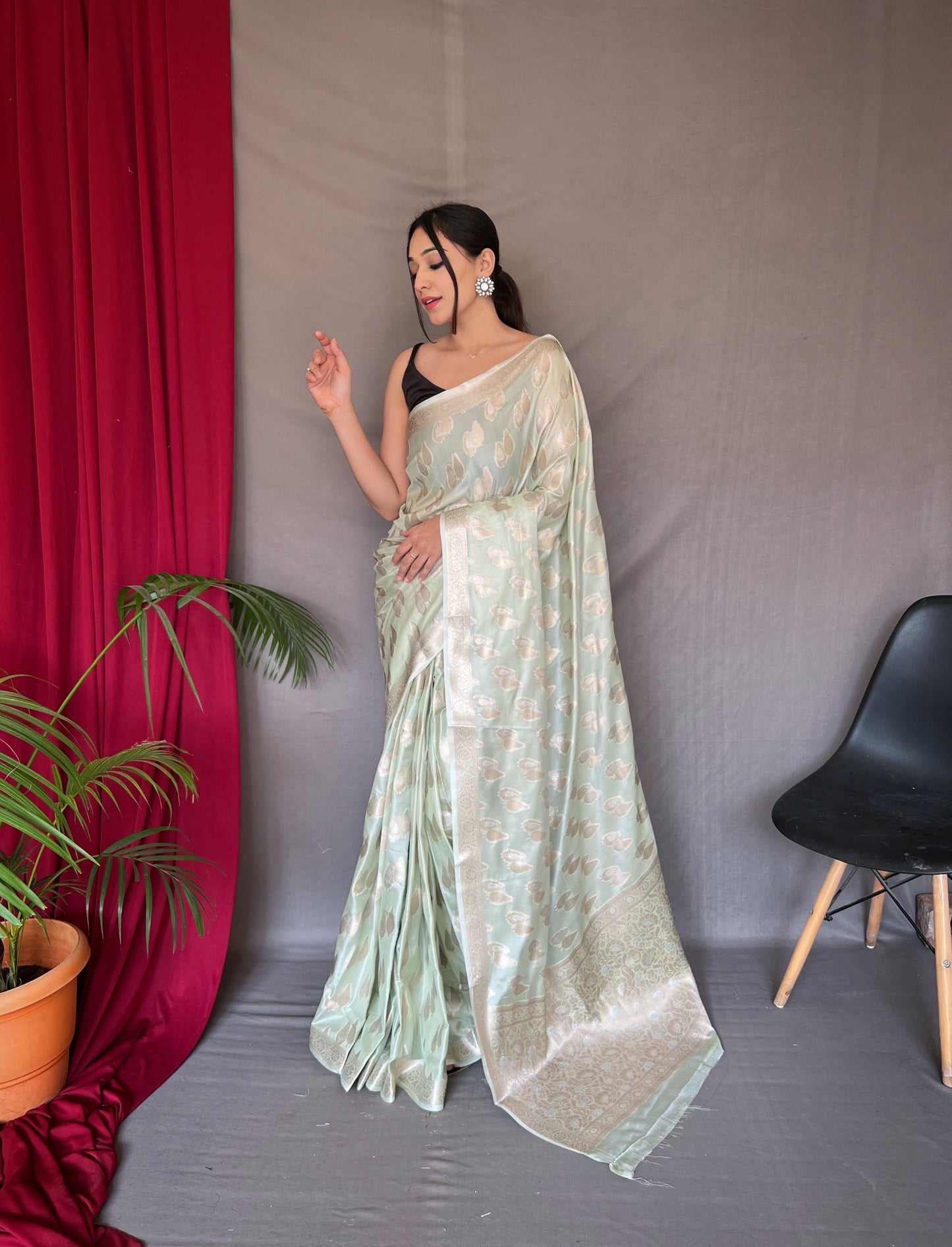 Purvi Tabby Soft Silk Woven Saree Pastel Green Saris & Lehengas