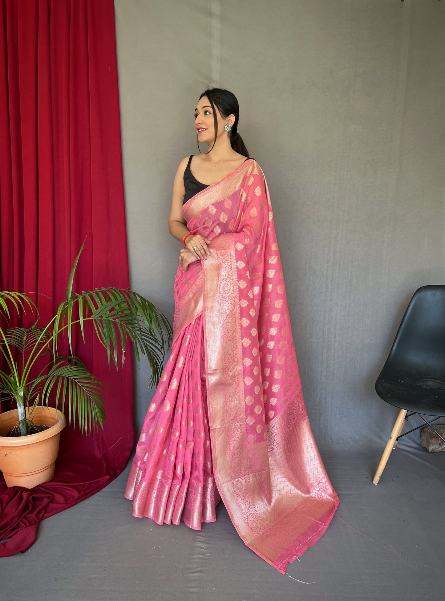 Pink Man Mohini Cotton Muslin Woven Saree Saris & Lehengas