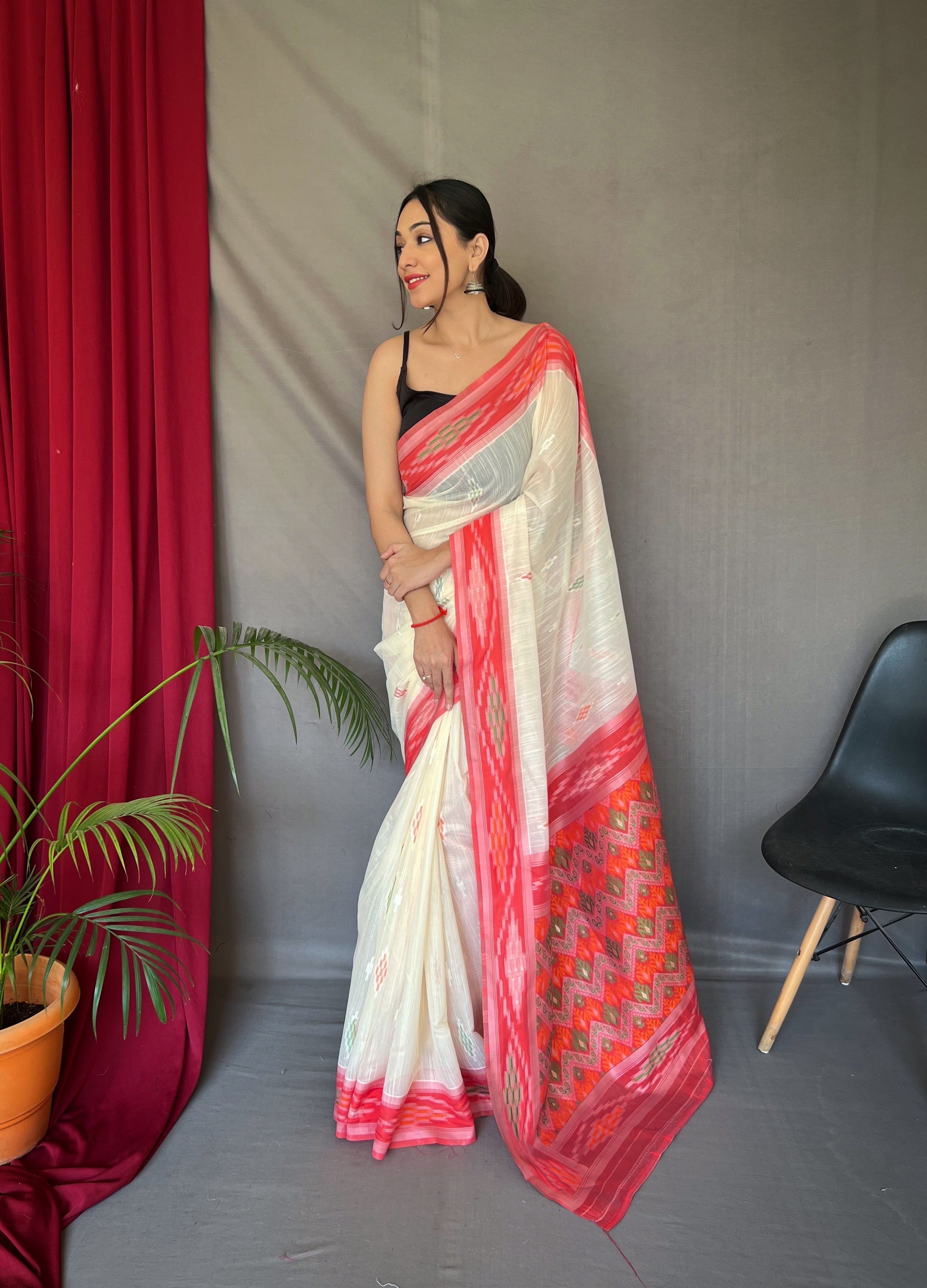 White Cotton Ikat Woven Saree Saris & Lehengas