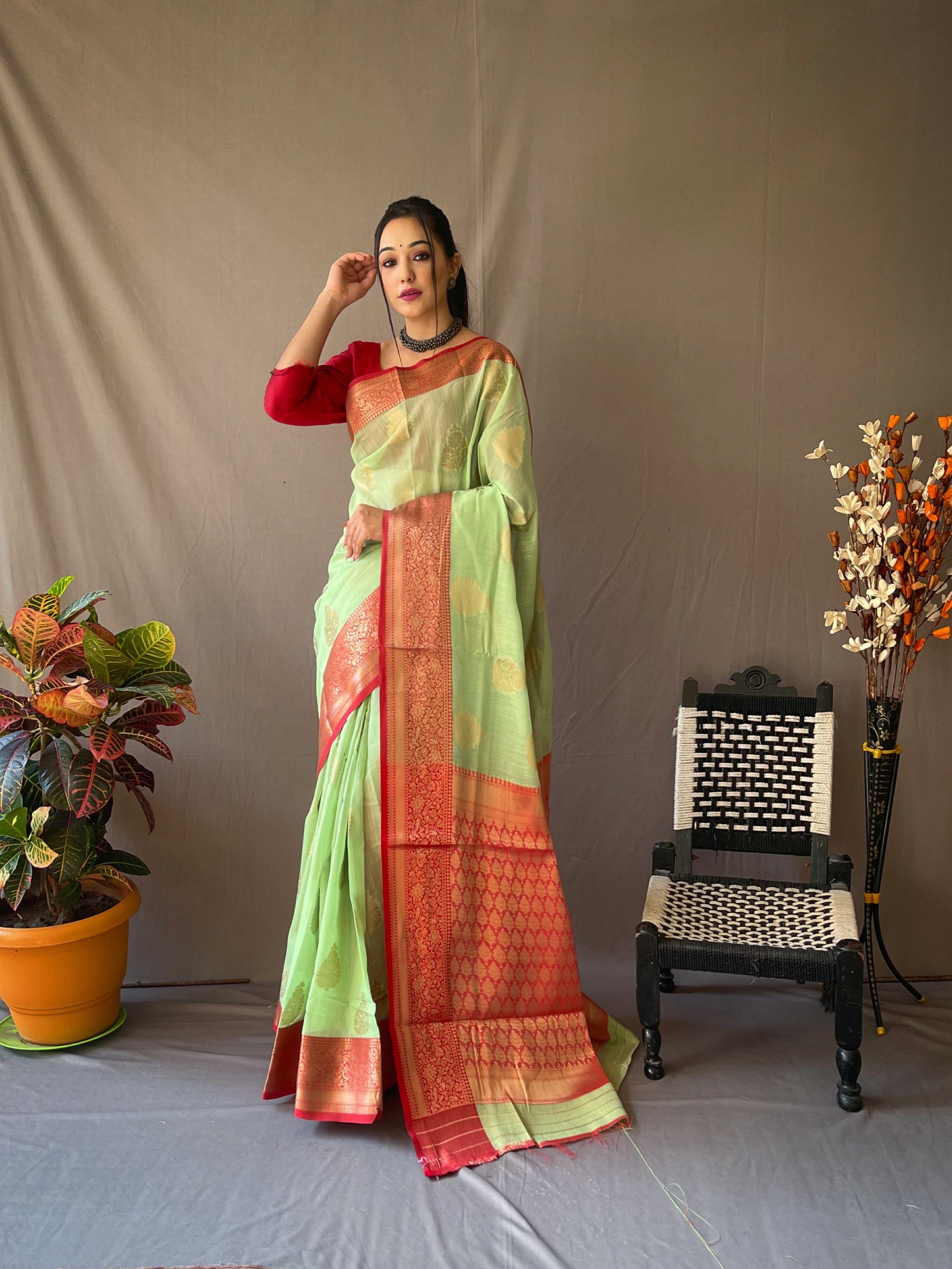 Linen Chaap Woven Saree Pistachio Green Saris & Lehengas