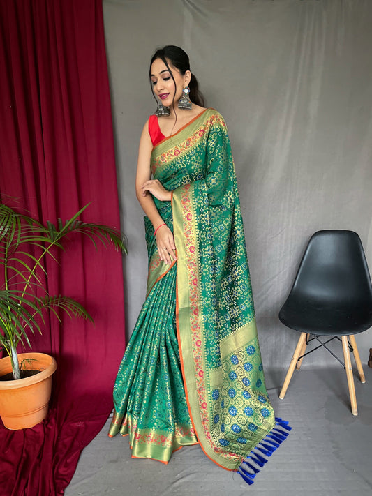 Bandhej Patola Silk Woven Saree Green Saris & Lehengas