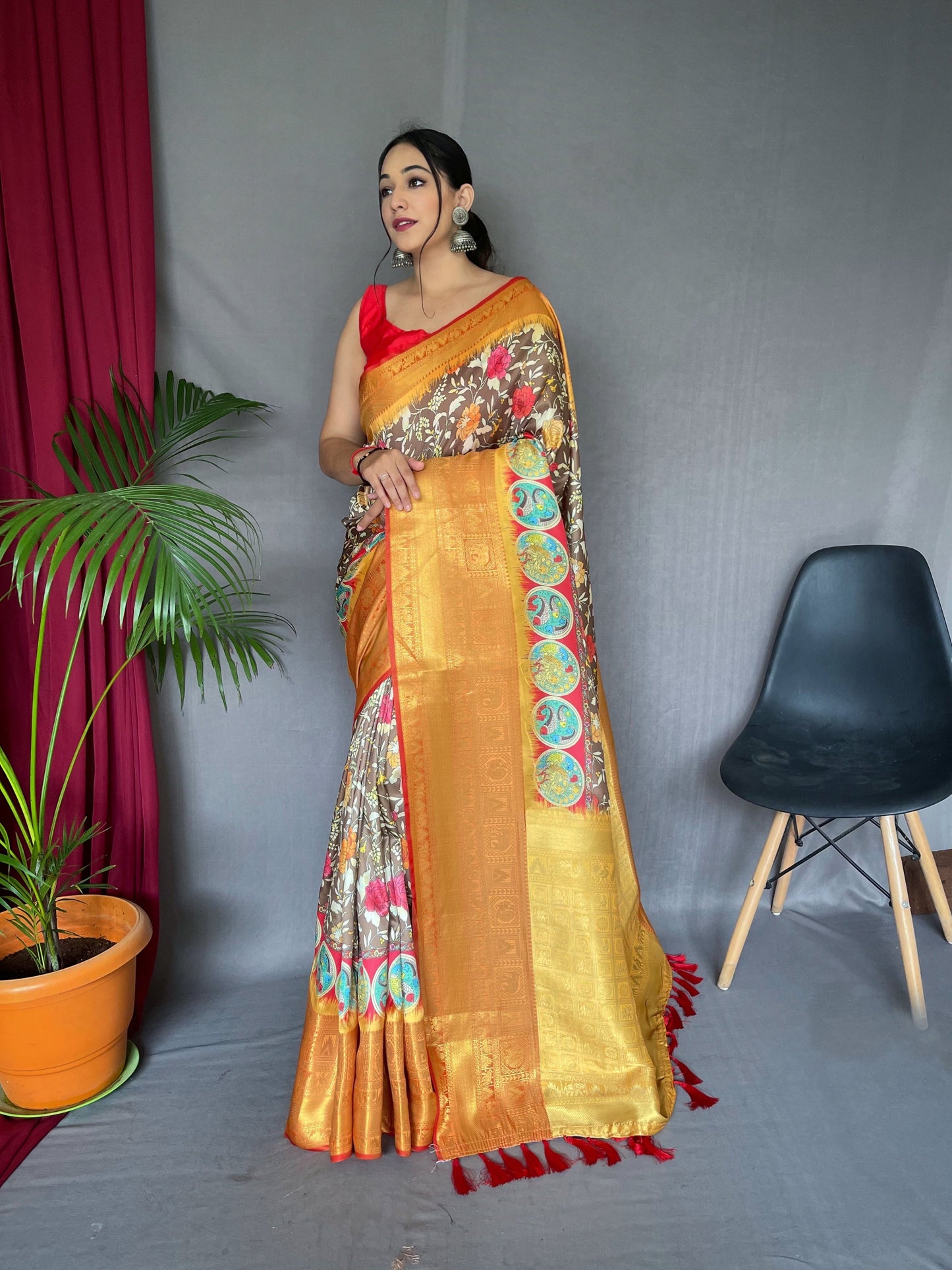 Gala Phool Kalamkari Printed Woven Saree Taupe Brown Saris & Lehengas