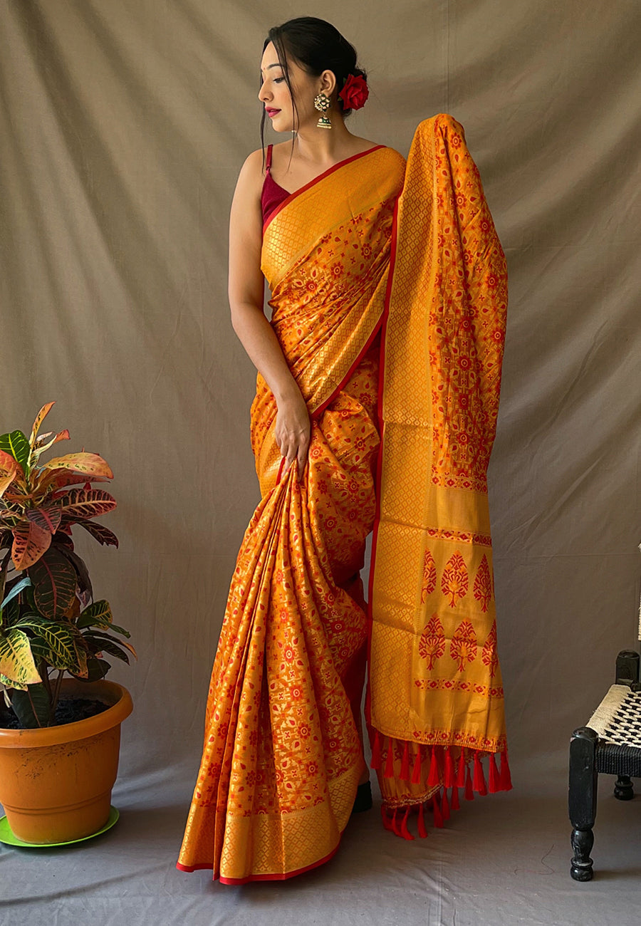 Mustard Yellow Rajkoti Patola Silk Zari Woven Saree Saris & Lehengas
