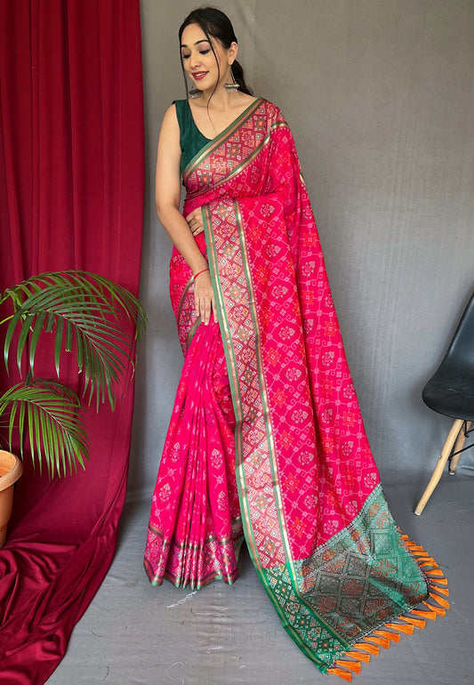Rangeen Patola Contrast Woven Silk Saree Hot Pink Saris & Lehengas