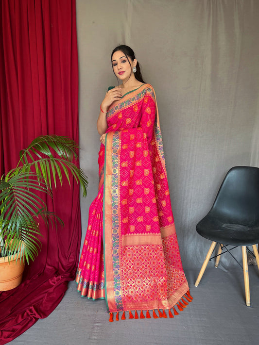 Kutch Patola Silk Woven Saree Hot Pink Saris & Lehengas