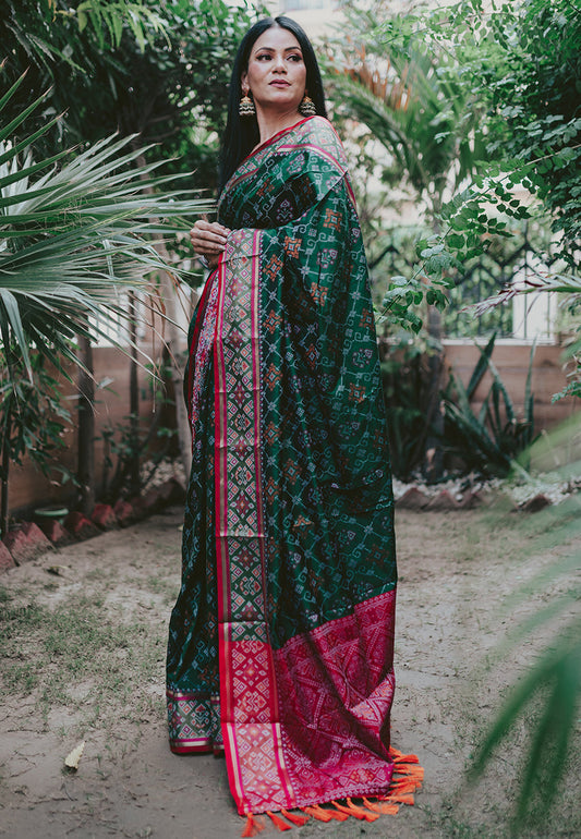 Anu Mishra in Jungle Green Rangeen Patola Contrast Woven Silk Saree Saris & Lehengas