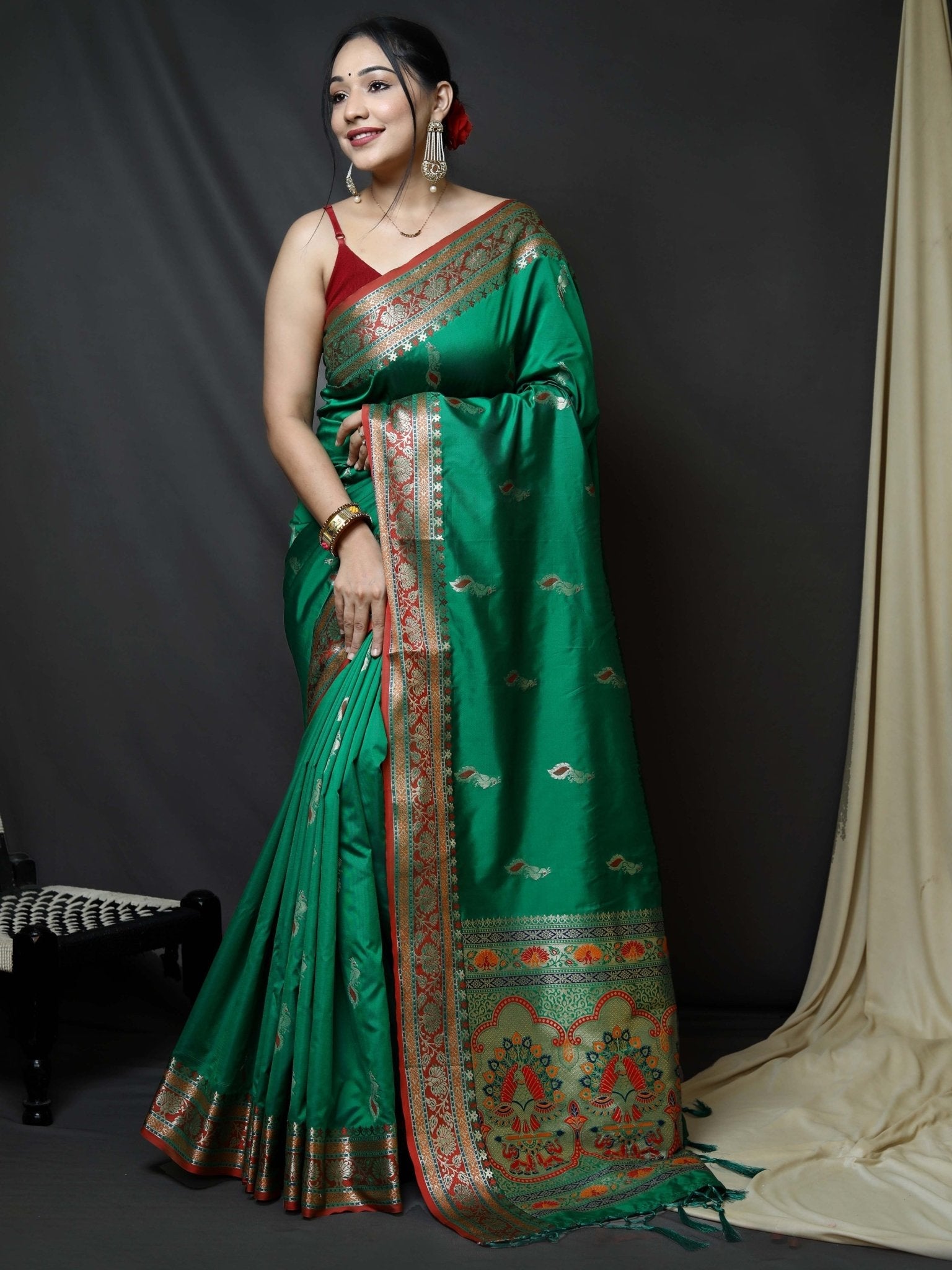 Paithani Silk Peacock Zari Contrast Border Woven Saree Green Saris & Lehengas